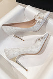 Delicate Lace White Pointed Toe Stiletto Bridal Shoes with Flowers