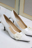 Simple Pointed Toe Bridal Shoes with Flower