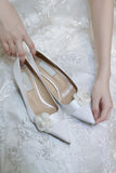 Simple Pointed Toe Bridal Shoes with Flower