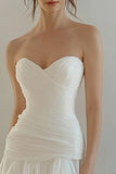 White Sweetheart Mini Graduation Dress with Pleats